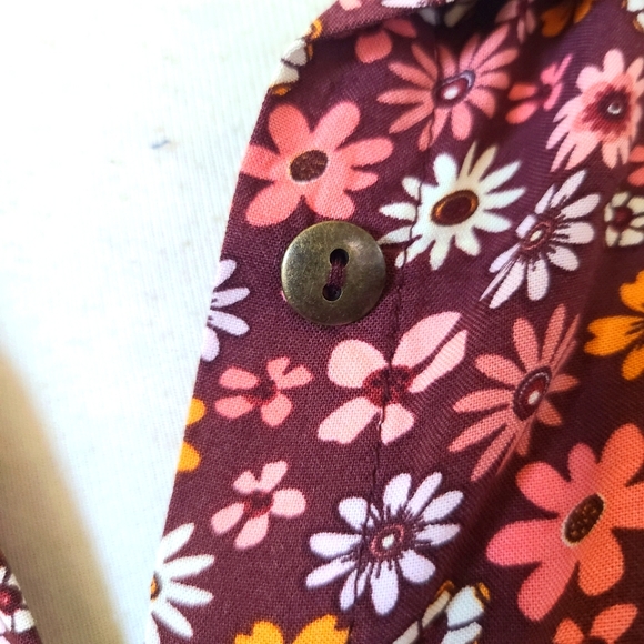 Floral, Vintage Style Button Down, Crop Top, Collar Bronze Buttons New With Tags - Picture 10 of 10